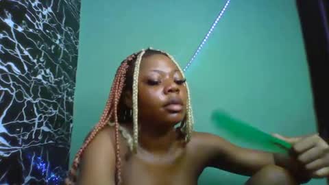 Snapshot of hot_stellaa chatting on 02-14-25, 11:53 Stella online show from 02-14-25, 11:53