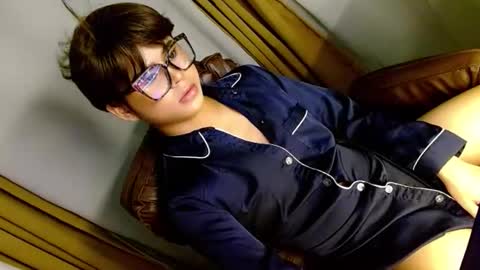 hotasian_ online show from 04-19-26, 07:38