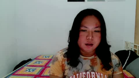 Snapshot of hotasian_mama chatting on 06-22-26, 06:27 Grace online show from 06-22-26, 06:27
