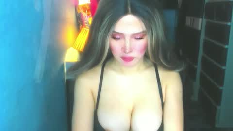 Snapshot of hotbabe_tanya chatting on 05-09-26, 02:06 T A N Y A online show from 05-09-26, 02:06