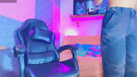 Snapshot of hotcakes_uwu chatting on 05-20-26, 03:24 Hotcakes online show from 05-20-26, 03:24
