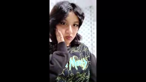 Snapshot of hotcakes_uwu chatting on 05-22-26, 02:30 Hotcakes online show from 05-22-26, 02:30