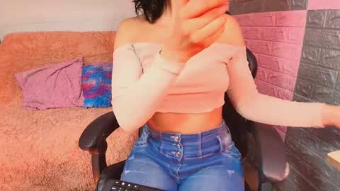 Snapshot of hotcakes_uwu chatting on 05-28-26, 03:04 Hotcakes online show from 05-28-26, 03:04