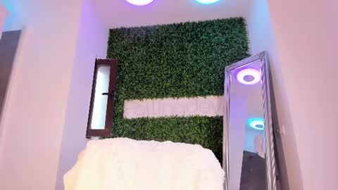 hotfallingdevil online show from 06-22-26, 04:42