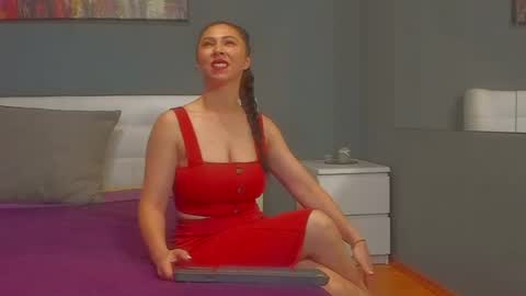 Snapshot of hotjennyfer4u chatting on 06-18-26, 04:55 Jennyfer online show from 06-18-26, 04:55