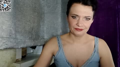 hotmamaqueen234 online show from 04-16-26, 07:14