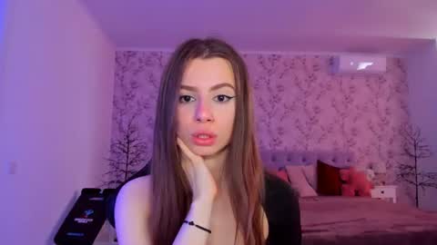 Snapshot of hotmolly_ chatting on 06-19-26, 09:46 hotmolly_ online show from 06-19-26, 09:46