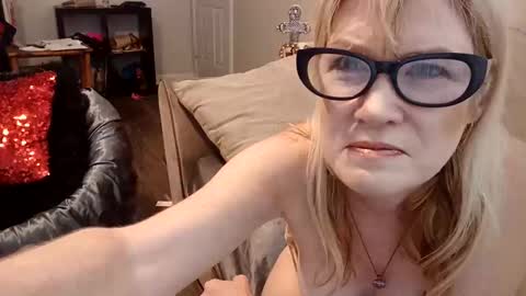 Snapshot of hotpepperrose chatting on 04-30-26, 12:17 hotpepperose online show from 04-30-26, 12:17