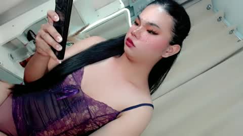 hotsiren101 online show from 06-14-26, 04:14