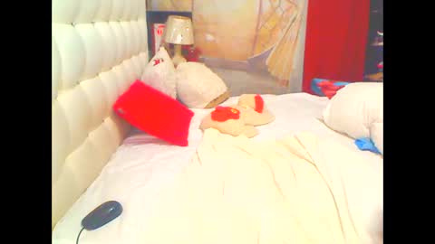 Snapshot of hottesa2019 chatting on 11-02-25, 11:45 THEONE online show from 11-02-25, 11:45