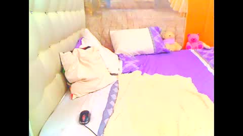 Snapshot of hottesa2019 chatting on 03-11-26, 11:27 THEONE online show from 03-11-26, 11:27