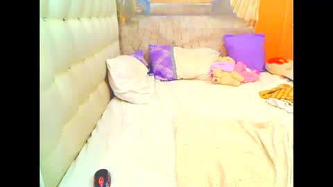 Snapshot of hottesa2019 chatting on 04-06-26, 10:44 THEONE online show from 04-06-26, 10:44