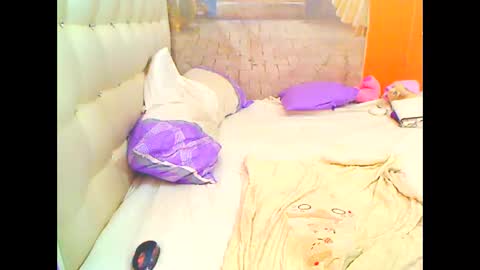 Snapshot of hottesa2019 chatting on 04-10-26, 10:58 THEONE online show from 04-10-26, 10:58