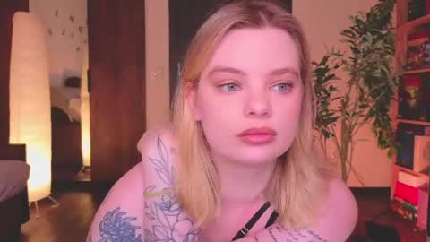 Snapshot of hottie_jane chatting on 07-03-26, 11:27 Jane online show from 07-03-26, 11:27
