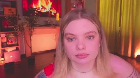 Snapshot of hottie_jane chatting on 07-19-26, 02:32 Jane online show from 07-19-26, 02:32