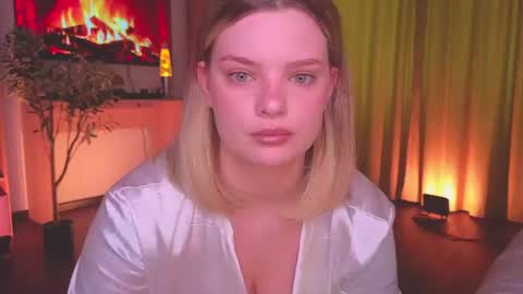 Snapshot of hottie_jane chatting on 07-25-26, 01:30 Jane online show from 07-25-26, 01:30