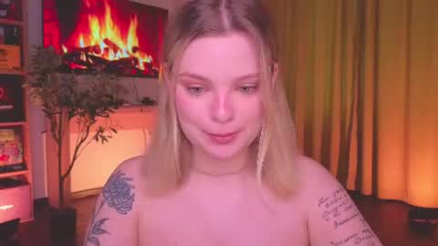 Snapshot of hottie_jane chatting on 07-26-26, 04:47 Jane online show from 07-26-26, 04:47