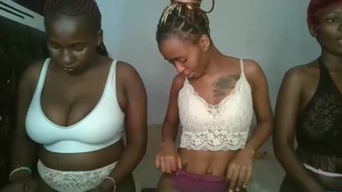 hottie_mistie online show from 04-26-26, 08:23