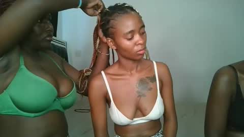 hottie_mistie online show from 04-30-26, 08:09