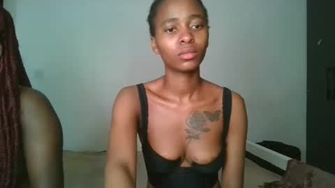 Snapshot of hottie_mistie chatting on 06-04-26, 06:47 hottie_mistie online show from 06-04-26, 06:47