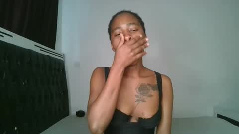 Snapshot of hottie_mistie chatting on 06-10-26, 06:45 hottie_mistie online show from 06-10-26, 06:45