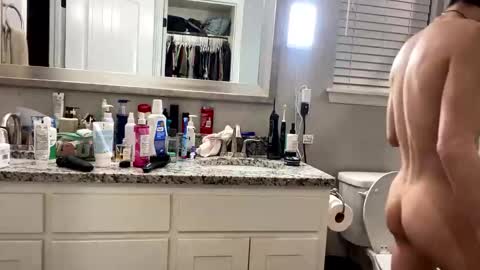 hottiewithabody101 online show from 05-20-26, 07:20