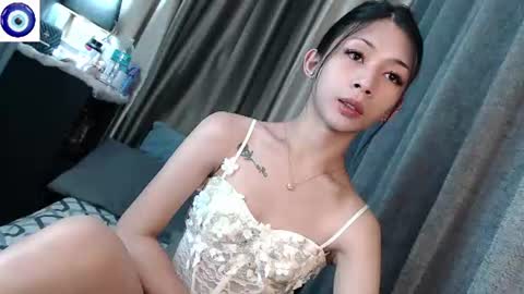 Snapshot of hottmolly100403 chatting on 07-10-26, 01:32 SCARLET online show from 07-10-26, 01:32