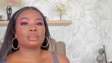 Snapshot of huge_boobs_ebony chatting on 06-25-26, 08:02 huge boobs ebony online show from 06-25-26, 08:02