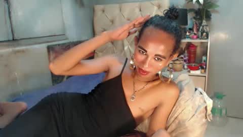 hugecock_caramel online show from 05-15-26, 05:42