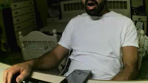 Snapshot of hugeveiny chatting on 11-06-25, 05:25 hugeveiny online show from 11-06-25, 05:25