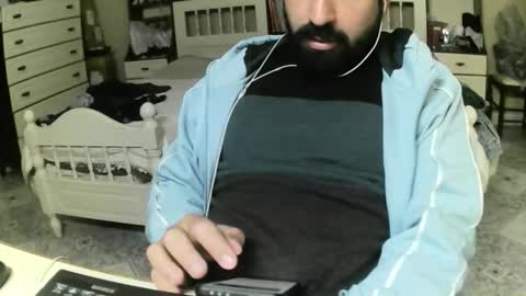 Snapshot of hugeveiny chatting on 03-17-26, 12:41 hugeveiny online show from 03-17-26, 12:41