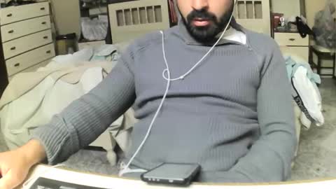 Snapshot of hugeveiny chatting on 04-16-26, 04:08 hugeveiny online show from 04-16-26, 04:08