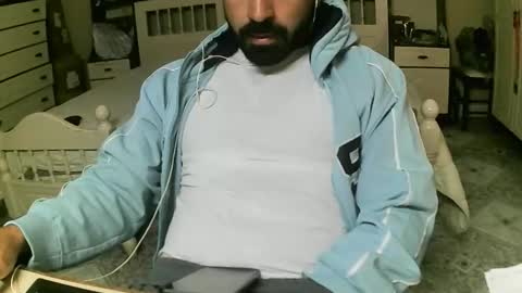 Snapshot of hugeveiny chatting on 05-20-26, 04:02 hugeveiny online show from 05-20-26, 04:02