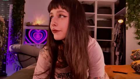 Mika online show from 03-24-26, 12:32