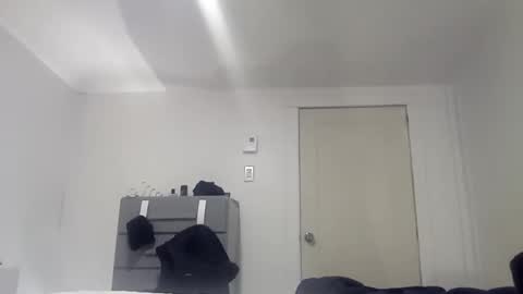 Snapshot of hugobergeron chatting on 12-29-24, 07:50 HugoBergeron82 online show from 12-29-24, 07:50