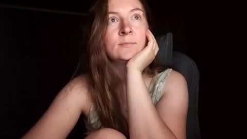 Snapshot of humpygrey chatting on 06-22-26, 06:05 HumpyGrey online show from 06-22-26, 06:05