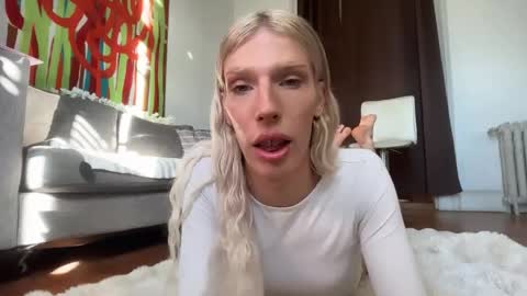 Alice help me reach 100 likes  online show from 04-18-26, 07:07