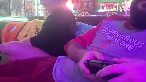 Hunganduncut online show from 04-17-26, 02:58