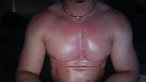 MuscleHungBrit online show from 06-22-26, 01:40