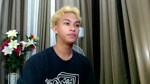 Snapshot of hunk_edward chatting on 06-25-26, 02:11 hunk_edward online show from 06-25-26, 02:11