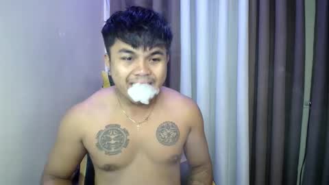 Snapshot of hunkyzeus chatting on 06-07-26, 01:37 hunkyzeus online show from 06-07-26, 01:37