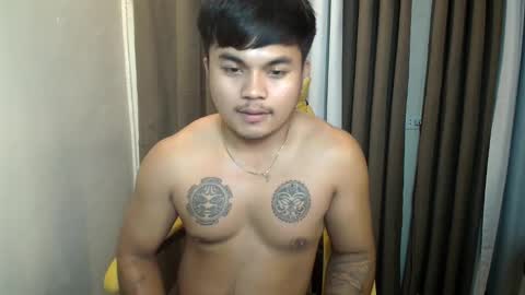 Snapshot of hunkyzeus chatting on 06-11-26, 02:53 hunkyzeus online show from 06-11-26, 02:53