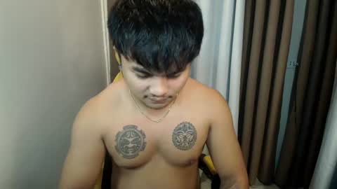 Snapshot of hunkyzeus chatting on 06-11-26, 07:01 hunkyzeus online show from 06-11-26, 07:01