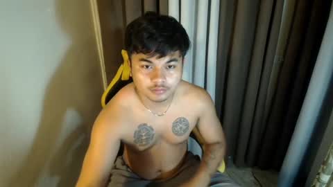 Snapshot of hunkyzeus chatting on 06-14-26, 05:59 hunkyzeus online show from 06-14-26, 05:59