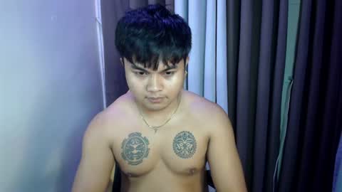 Snapshot of hunkyzeus chatting on 06-19-26, 10:46 hunkyzeus online show from 06-19-26, 10:46