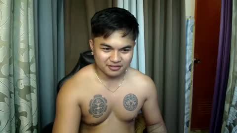 Snapshot of hunkyzeus chatting on 07-12-26, 06:26 hunkyzeus online show from 07-12-26, 06:26