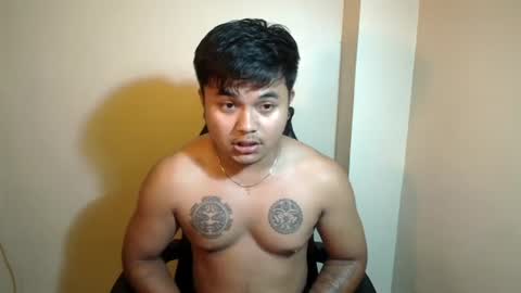 Snapshot of hunkyzeus chatting on 07-31-26, 04:28 hunkyzeus online show from 07-31-26, 04:28