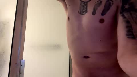Snapshot of hunter301775 chatting on 01-11-26, 03:50 Hunter online show from 01-11-26, 03:50