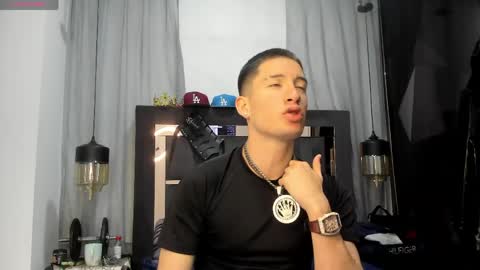 hunterheat_ online show from 04-19-26, 11:53