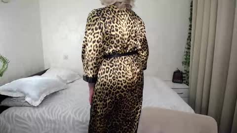 Irena online show from 01-16-26, 03:05